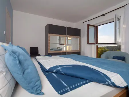 Villa Nicole : 10 personnes, piscine et vue mer à Banjole : photo 2
