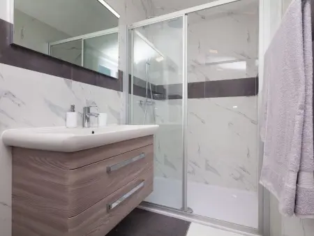 Villa Nicole : 10 personnes, piscine et vue mer à Banjole : photo 13