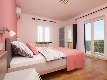 Villa Nicole : 10 personnes, piscine et vue mer à Banjole : photo 16