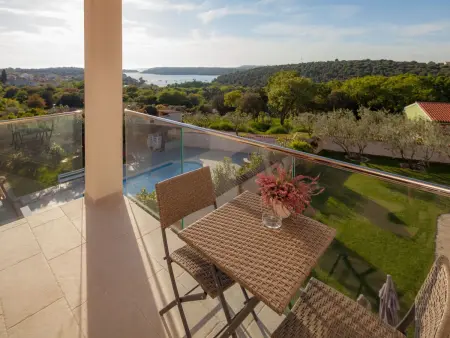 Villa Nicole : 10 personnes, piscine et vue mer à Banjole : photo 19