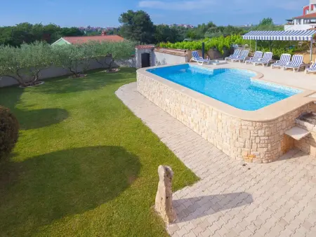 Villa Nicole : 10 personnes, piscine et vue mer à Banjole : photo 38