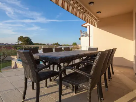 Villa Nicole : 10 personnes, piscine et vue mer à Banjole : photo 54
