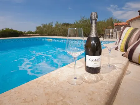 Villa Nicole : 10 personnes, piscine et vue mer à Banjole : photo 55