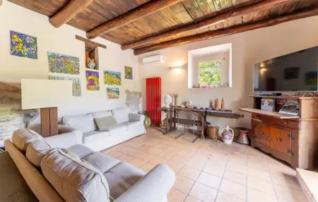 Maison en pierre 11 personnes, piscine et jacuzzi en Ombrie : photo 3