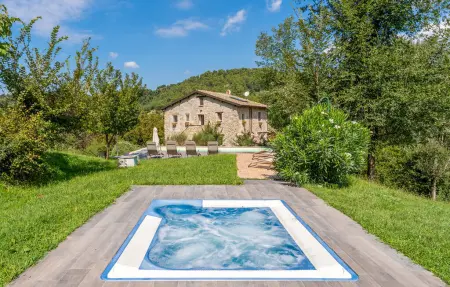 Maison en pierre 11 personnes, piscine et jacuzzi en Ombrie : photo 11