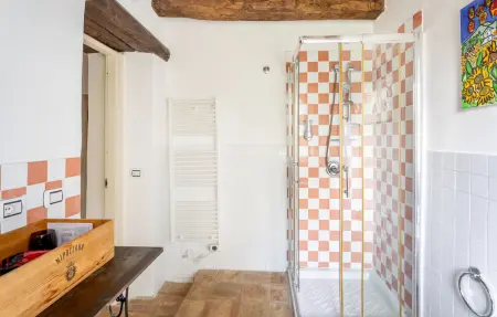 Maison en pierre 11 personnes, piscine et jacuzzi en Ombrie : photo 34