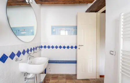 Maison en pierre 11 personnes, piscine et jacuzzi en Ombrie : photo 36