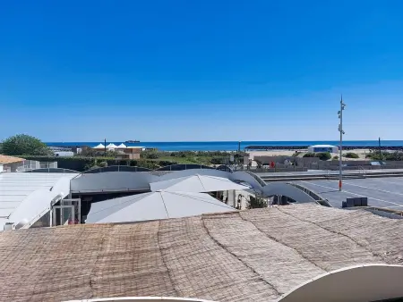 Apt 2 pièces Cap d'Agde, terrasse sud vue mer : photo 11