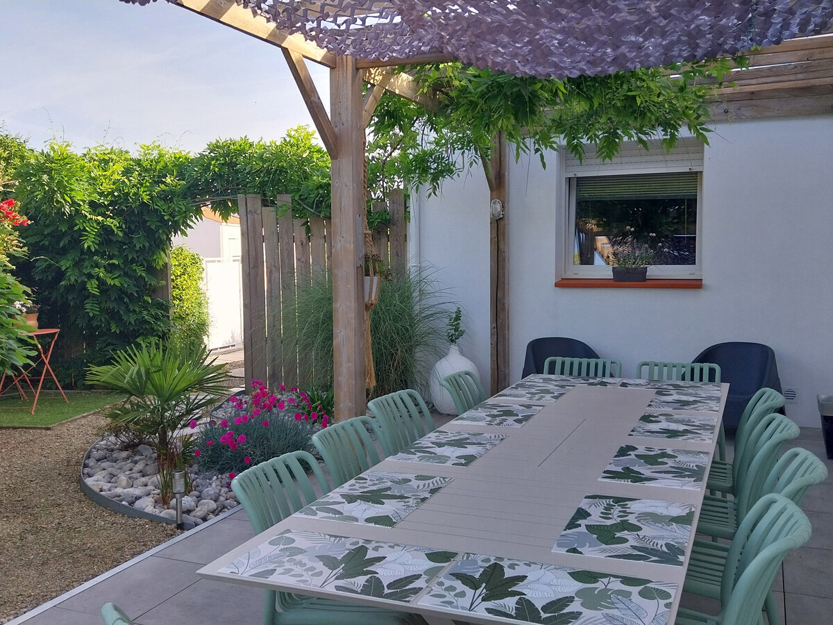 Gîte 12 personnes à Challans, 6 chambres, accès plages - Photo 2