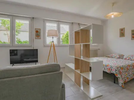 Appartement 2 pers. Sainte-Savine, jardin et parking : photo 2