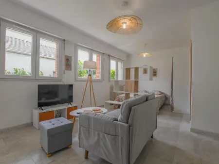Appartement 2 pers. Sainte-Savine, jardin et parking : photo 4