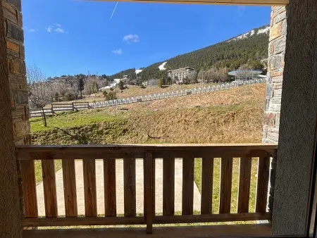 T2 cabine 6 pers. aux Angles, vue pistes : photo 2