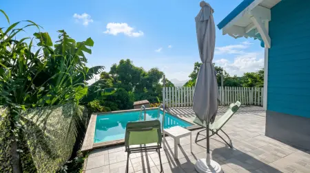 Bungalow avec piscine privée et vue mer à Sainte-Luce : photo 3