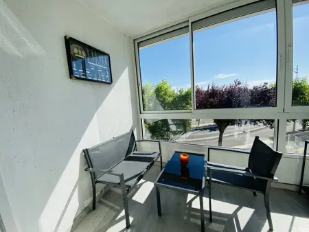 Studio climatisé avec loggia au Grau-du-Roi, parking : photo 3