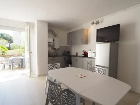 Studio rénové avec jardinet et parking à La Grande-Motte : photo 3