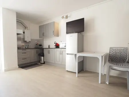 Studio rénové avec jardinet et parking à La Grande-Motte : photo 10