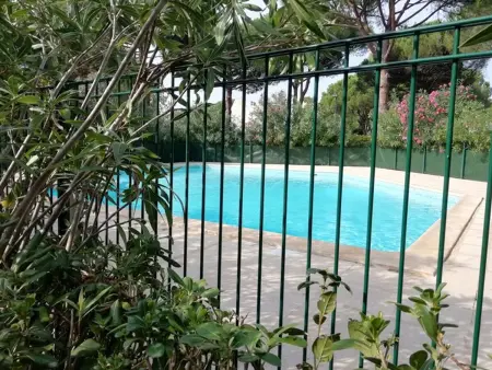 P2 cabine climatisé, parking et piscine à La Grande-Motte : photo 3
