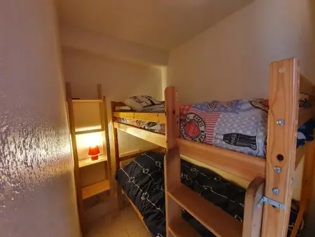 P2 cabine climatisé, parking et piscine à La Grande-Motte : photo 5