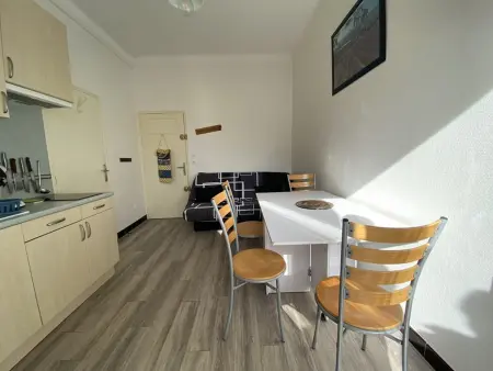Appartement T2 climatisé avec terrasse au Grau-du-Roi : photo 4