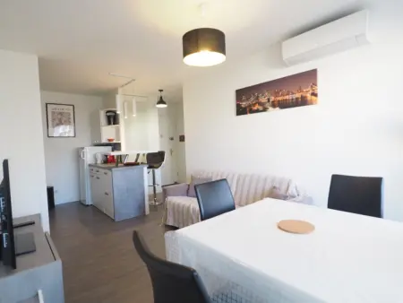 2 pièces rénové, terrasse Sud-Ouest, parking - La Grande-Motte : photo 3