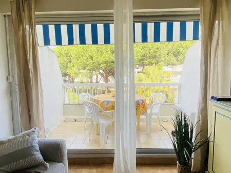 Studio cabine climatisé, terrasse port – Le Grau-du-Roi : photo 2
