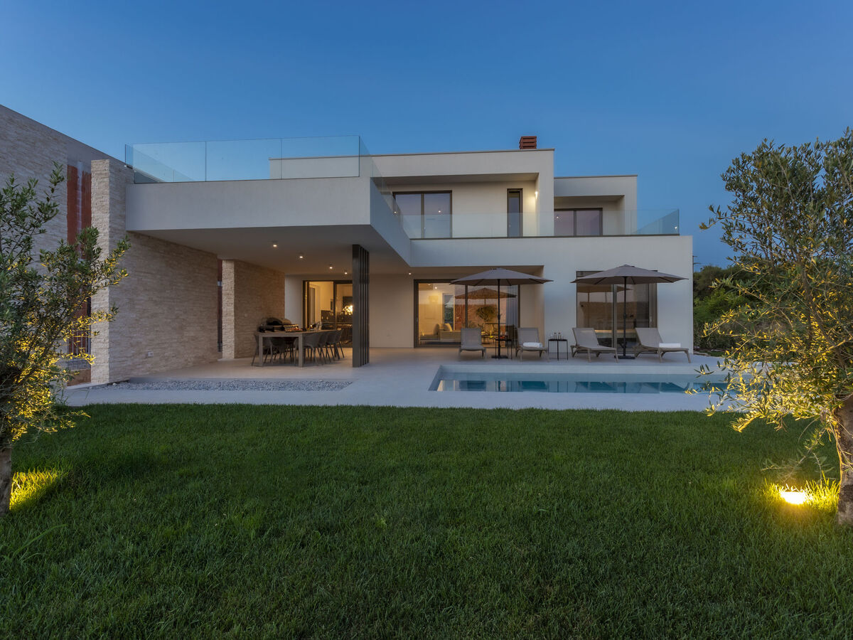 Villa Design Emily White, piscine privée à Rovinj - Photo 27