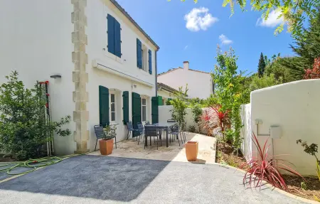 Location maison à La Couarde sur Mer, Charmante maison avec piscine
