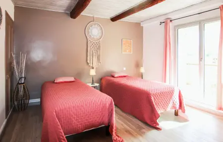 Bastide provençale avec piscine privée à Villes sur Auzon : photo 19