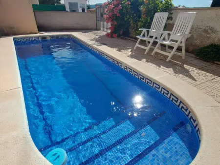Location gite à Mont roig del Camp, Maison en centre-ville avec piscine privée - 4 pers.