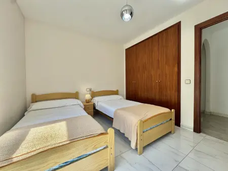 Appartement 2 chambres vue mer, face port à Roses : photo 17