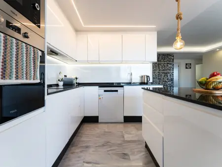 Duplex Torrequebrada avec terrasse jacuzzi à Benalmádena : photo 13