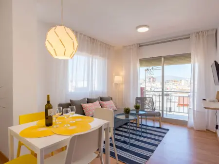 Appartement 45m² moderne, terrasse & vue montagne à 80m plage : photo 2