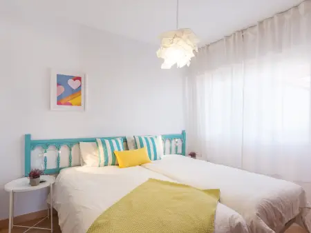 Appartement 45m² moderne, terrasse & vue montagne à 80m plage : photo 3