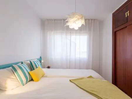 Appartement 45m² moderne, terrasse & vue montagne à 80m plage : photo 4