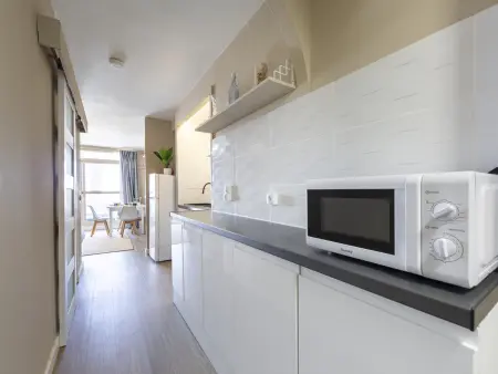 Appartement rénové face à la plage, piscine - 2 pers. : photo 18