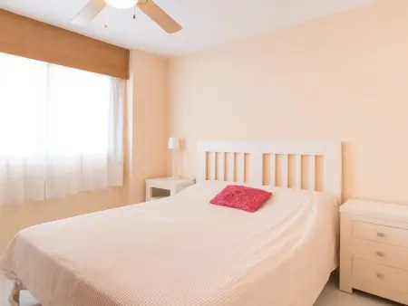 Appartement 2 ch, piscine, parking à 5 min de plage : photo 9