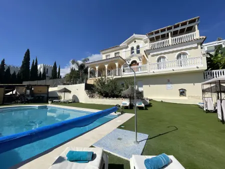 Location villa à Mijas, Villa spacieuse avec piscine privée, parking gratuit