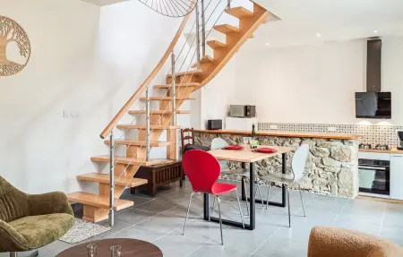 Maison rénovée avec jardin spacieux à Rospez : photo 4