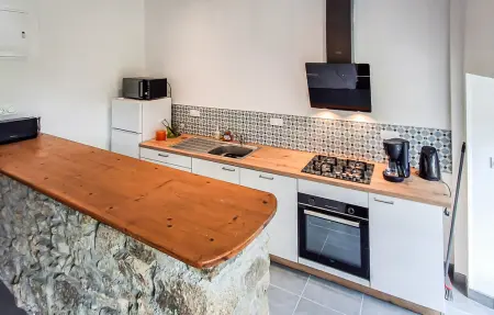 Maison rénovée avec jardin spacieux à Rospez : photo 6