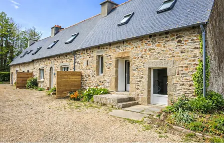 Maison rénovée avec jardin spacieux à Rospez : photo 9