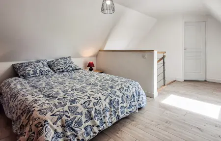 Maison rénovée avec jardin spacieux à Rospez : photo 16