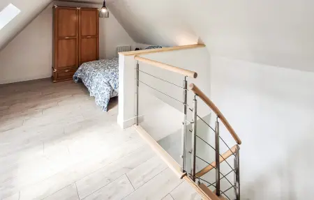 Maison rénovée avec jardin spacieux à Rospez : photo 17