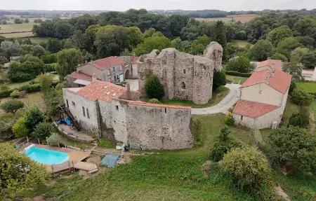 Maison en pierre 8 pers. avec piscine privée à Sevremont : photo 12