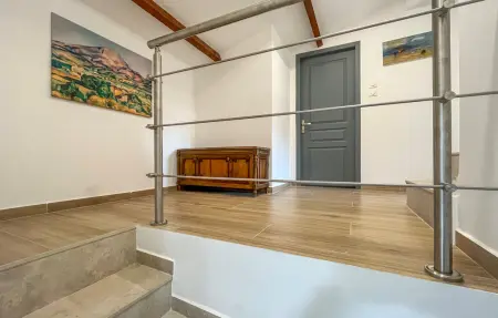Maison 7 chambres avec piscine et terrain de pétanque à Grans : photo 14