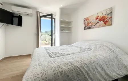 Maison 7 chambres avec piscine et terrain de pétanque à Grans : photo 16