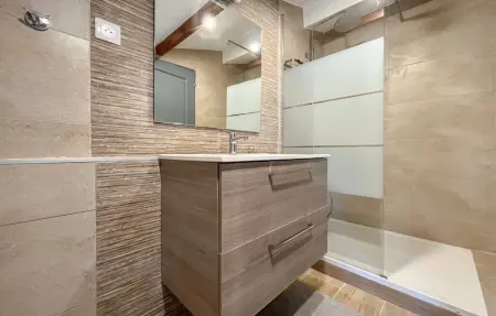 Maison 7 chambres avec piscine et terrain de pétanque à Grans : photo 24