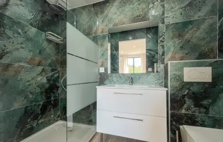 Maison 7 chambres avec piscine et terrain de pétanque à Grans : photo 25