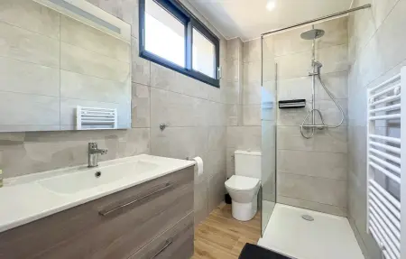 Maison 7 chambres avec piscine et terrain de pétanque à Grans : photo 26