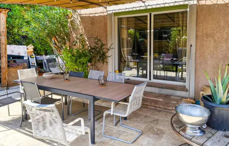 Maison tradition avec piscine privée à Cadolive : photo 2
