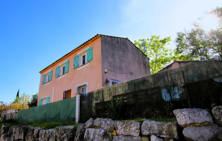 Maison tradition avec piscine privée à Cadolive : photo 11
